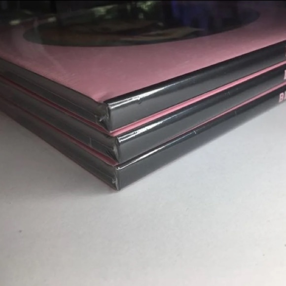 BLACKPINK PhotoBook (RARE!!! JAPAN EXCLUSIVE) 🖤💗 - Picture 5 of 6